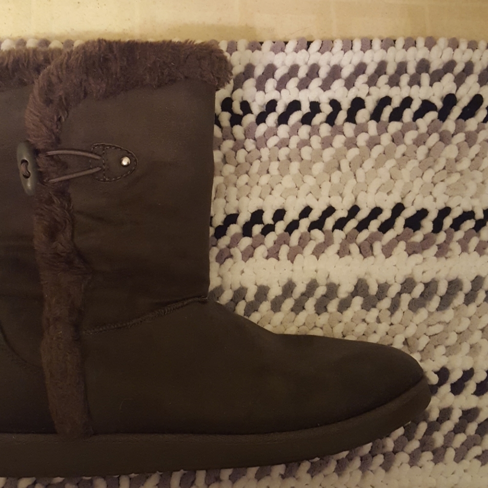 Boots - Picture 5 of 6